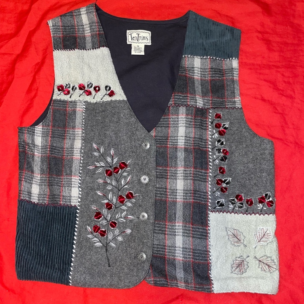 Tantrums floral/patchwork design gray and red vest size Medium